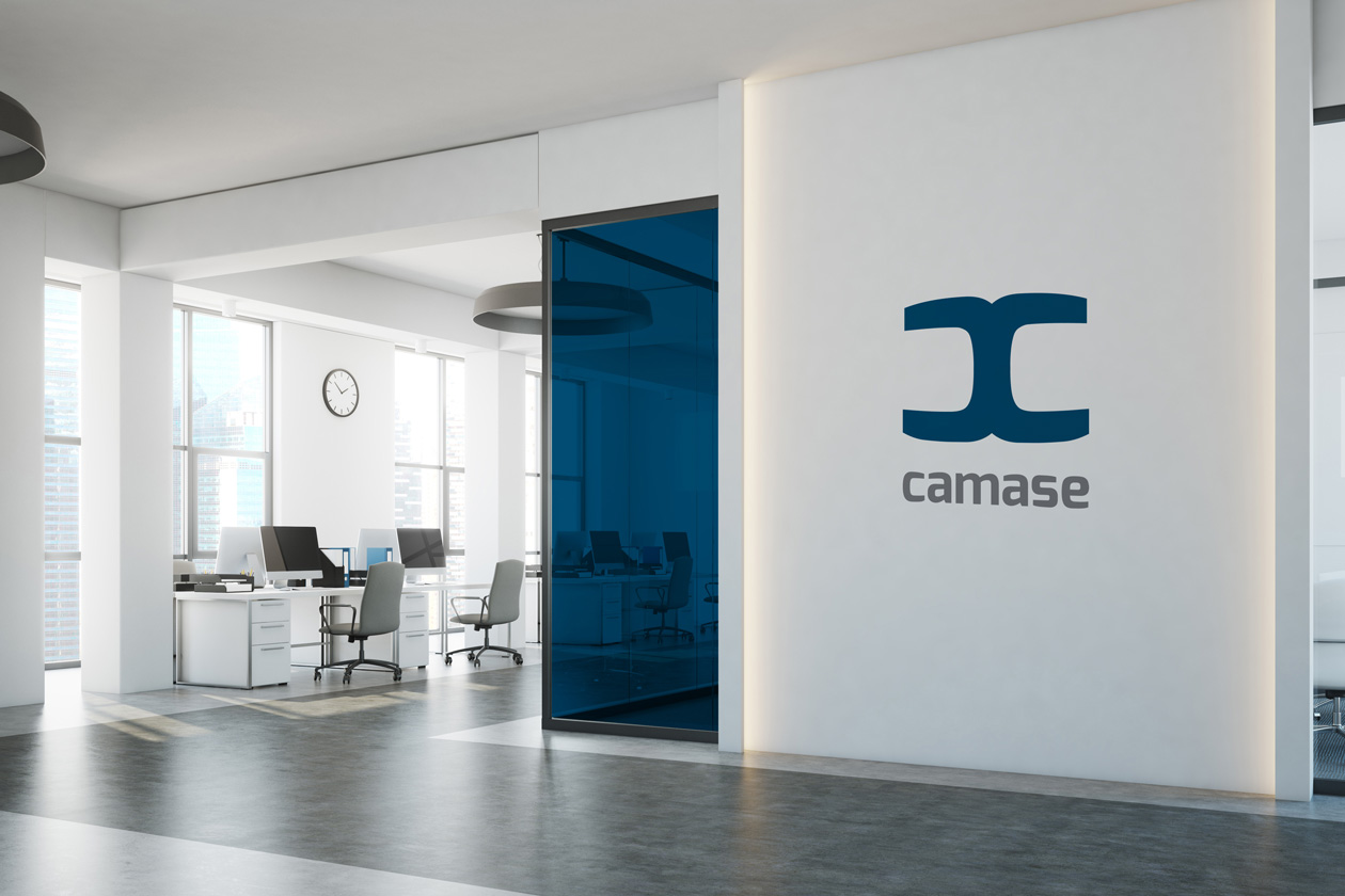 logo branding camase 11